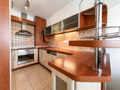 Pronájem bytu 2+1, 58 m2 s prostornou lodžií a krásným výhledem - Zlín, ul. Družstevní, cena 14615 CZK / objekt / měsíc, nabízí Exporeality