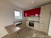 2+KK ZELINOVA S VÝHLEDEM, NEZAŘÍZENÝ BYT, cena 13500 CZK / objekt / měsíc, nabízí 