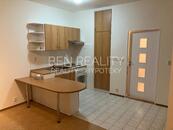 Exlusivně nabízíme na pronájem - cihlový byt 1+1 36m2 v klidné lokalitě Zlín Podlesí, cena 8900 CZK / objekt / měsíc, nabízí BEN realitní kancelář s.r.o.