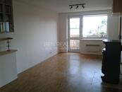 Pronájem byt 3+1 s lodžií Zlín K Majáku, cena 18000 CZK / objekt / měsíc, nabízí 