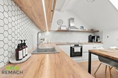 Designový mezonet 4kk Moravní Nábřeží s parkovacím stáním, cena 7900000 CZK / objekt, nabízí 