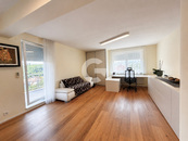 Nadstandardní 1+kk s velkou terasou 19 m2 v klidné části Horní Vršava, Zlín — 4. NP, výtah, cena 5290000 CZK / objekt, nabízí 